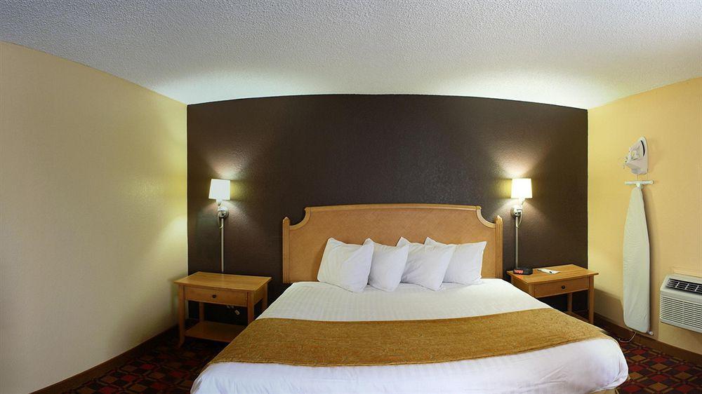 Quality Inn Hall Of Fame Canton Exterior foto