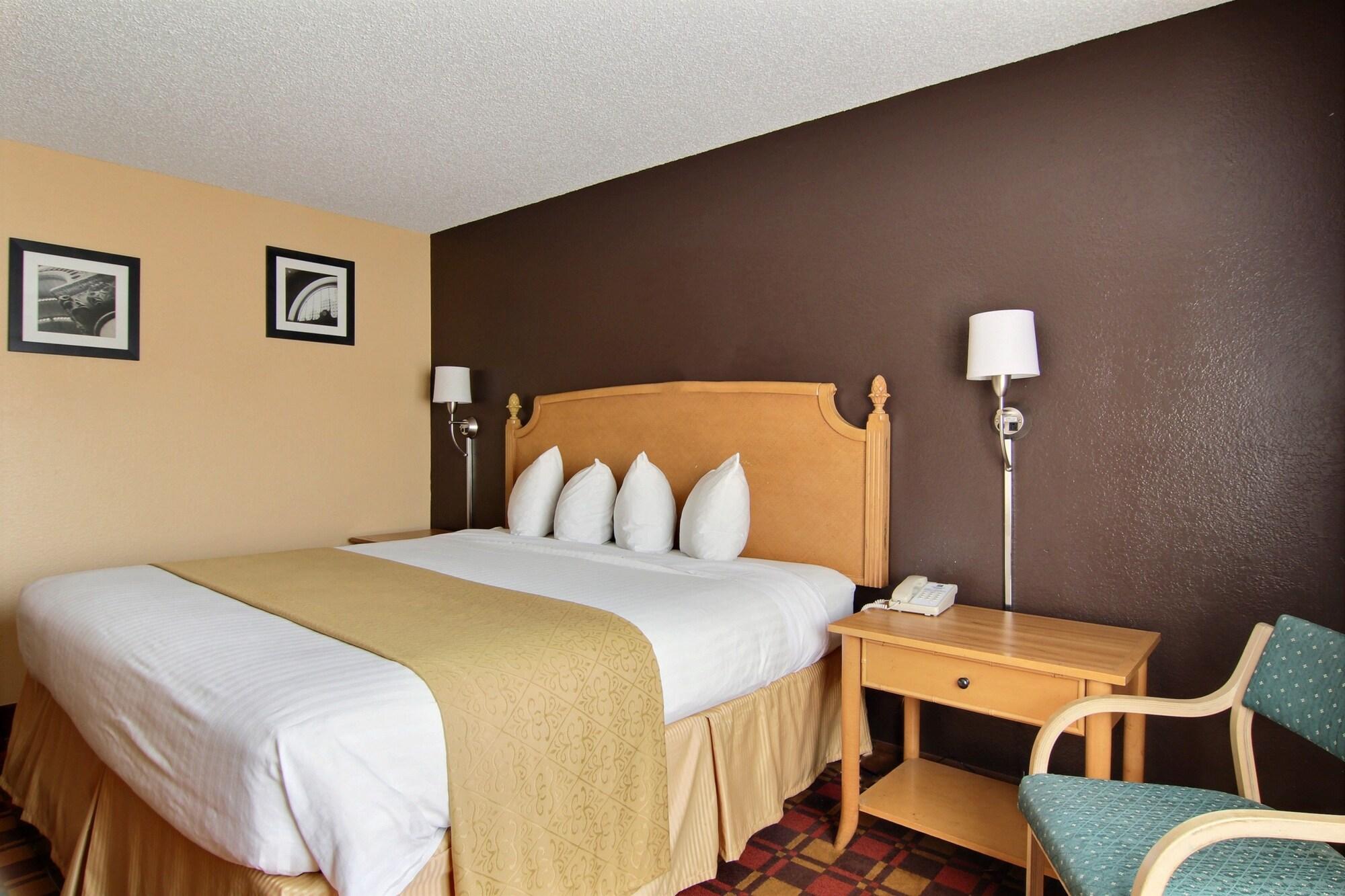 Quality Inn Hall Of Fame Canton Exterior foto