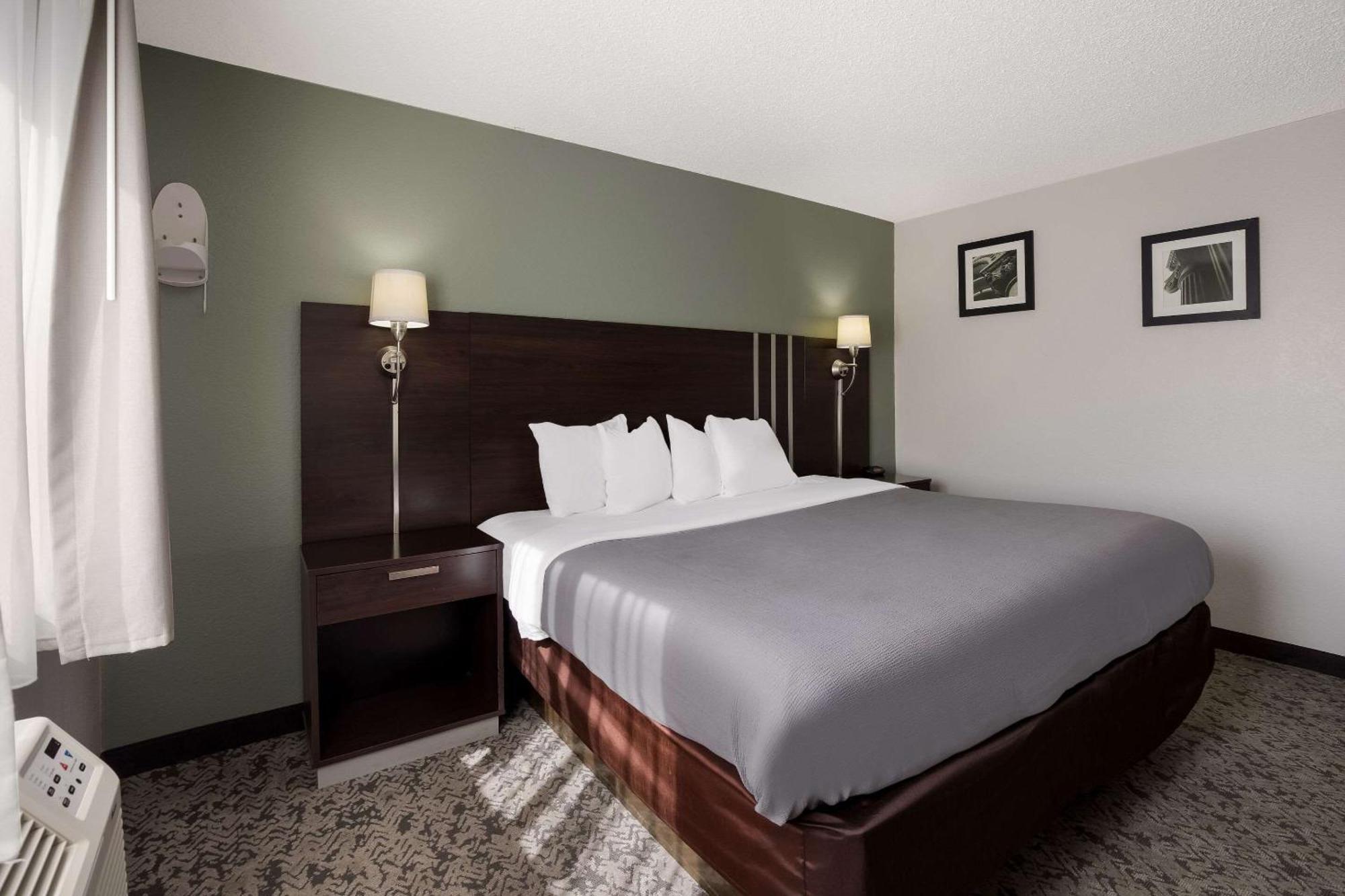 Quality Inn Hall Of Fame Canton Exterior foto
