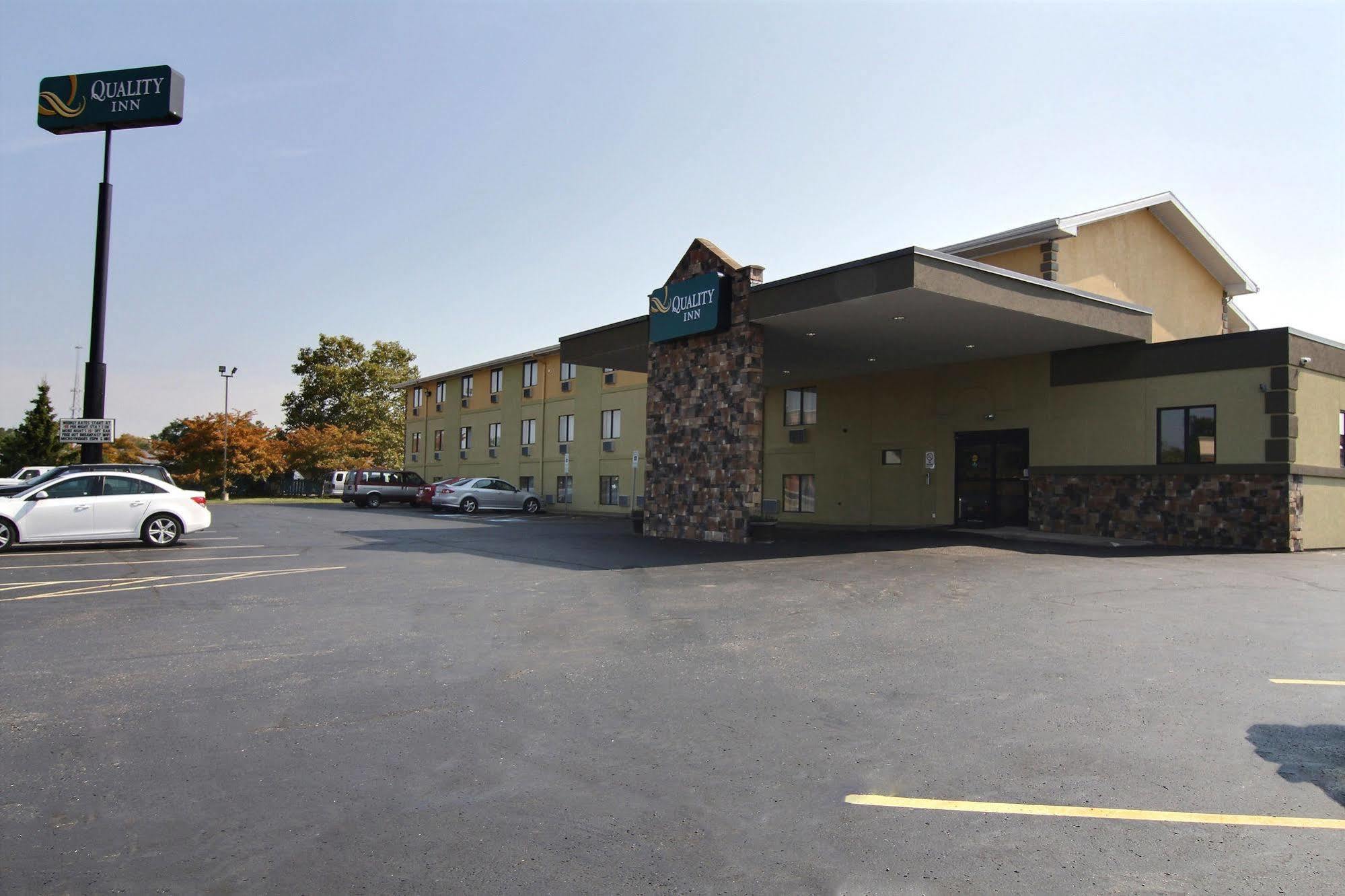 Quality Inn Hall Of Fame Canton Exterior foto